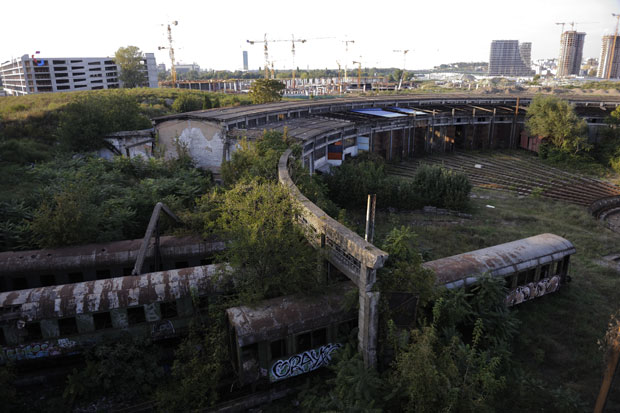 ЖЕЛЕЗНИЦЕ ЋУТЕ О КРАЂИ: Локомотиву коју нема свет исекла небрига друштва